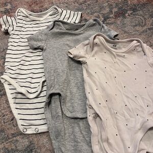 H&M 3 Month Bodysuit Trio